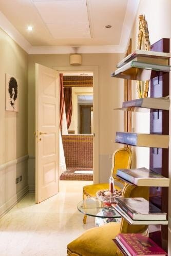 Rooms Roma - Monti - Tap to explore photos