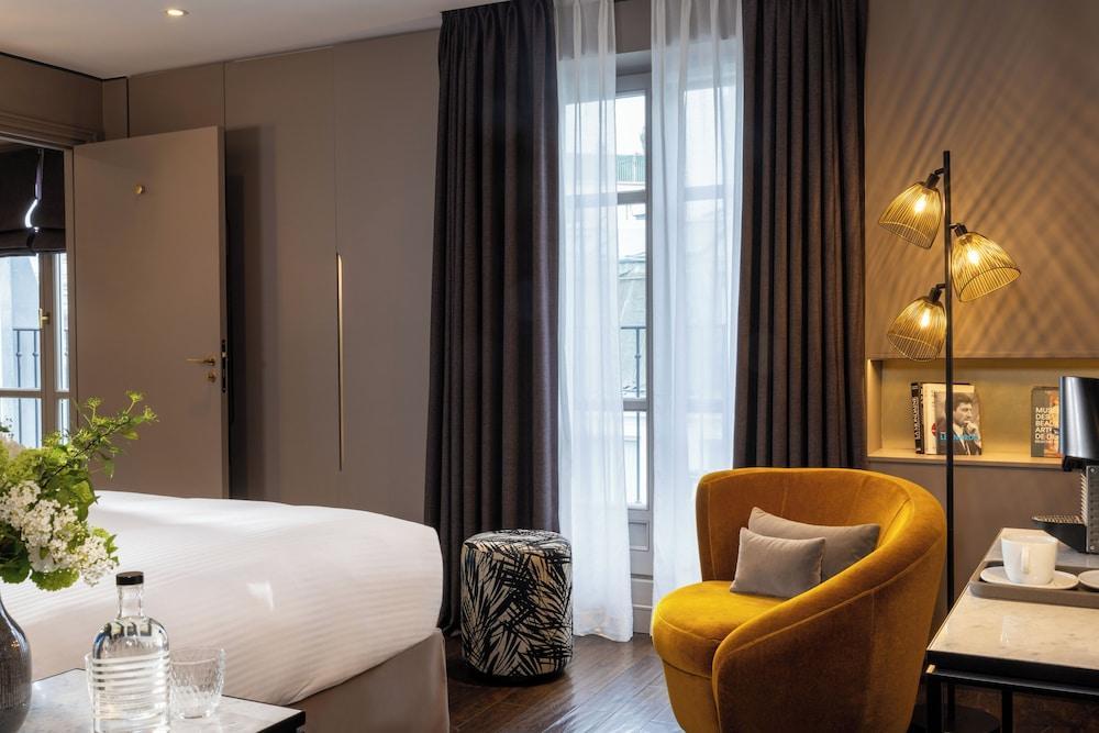 Le 10 Bis Hotel - Tap to explore photos