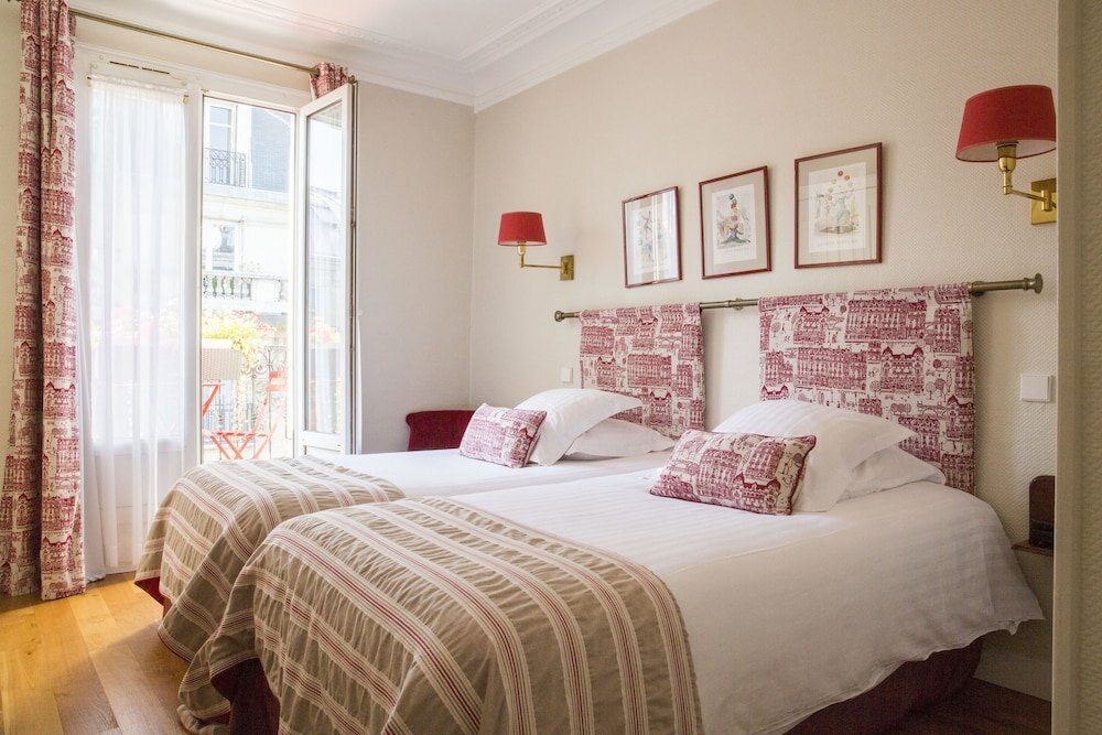 New Orient Hôtel Room Type - Deluxe Double Room (Bathtub)