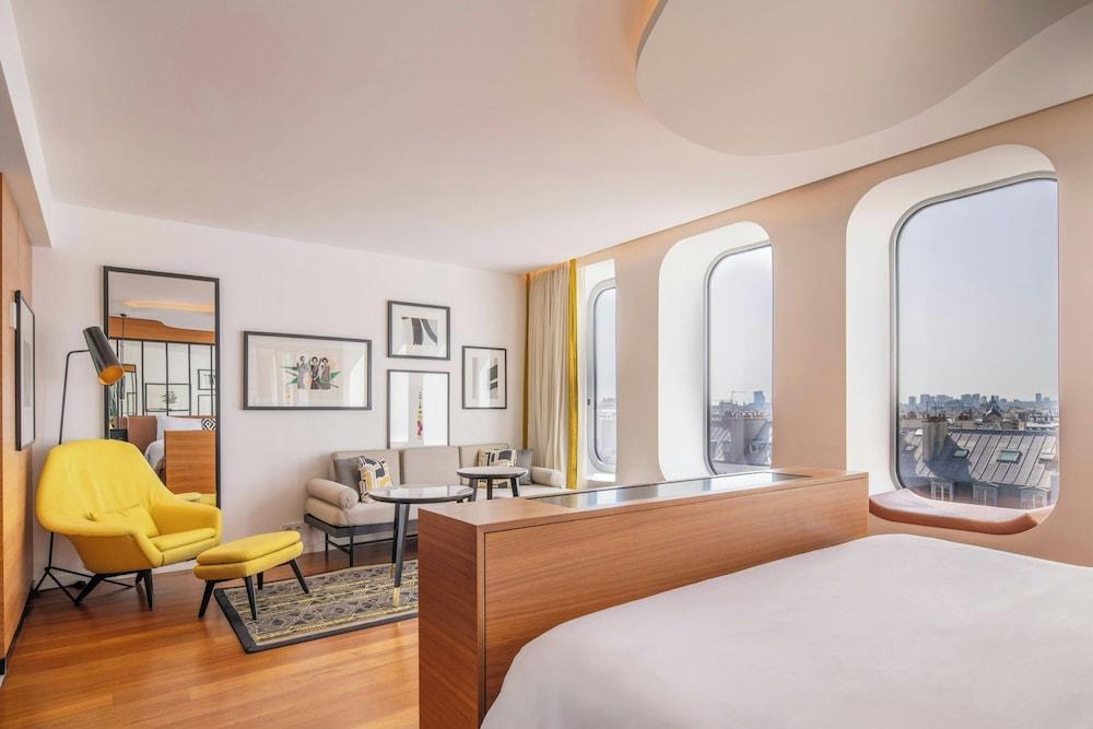 Renaissance Paris Republique Hotel by Marriott Room Type - Artist Studio, 1 King Bed