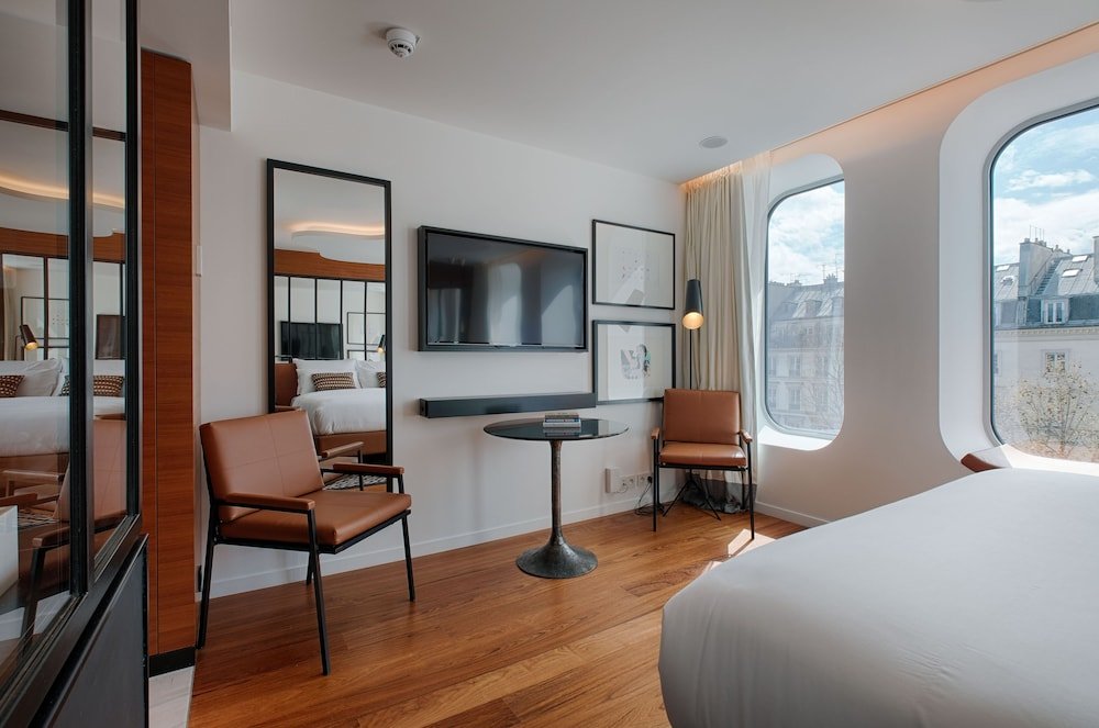 Renaissance Paris Republique Hotel by Marriott - Tap to explore photos
