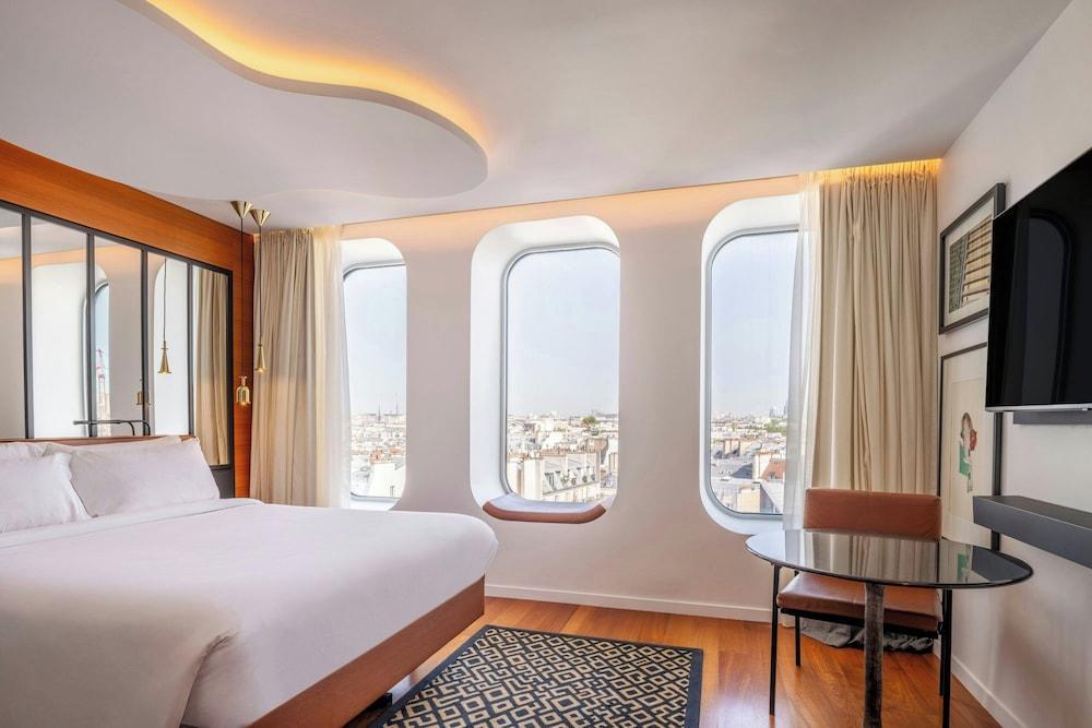 Renaissance Paris Republique Hotel by Marriott Room Type - Urban View Room, 1 Queen Bed
