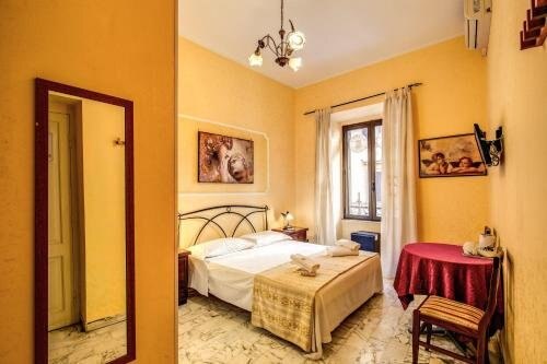 GuestHouse o Affittacamere Magenta Baylon Suite - Tap to explore photos