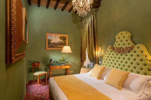 Boutique Hotel Campo dé Fiori - Tap to explore photos