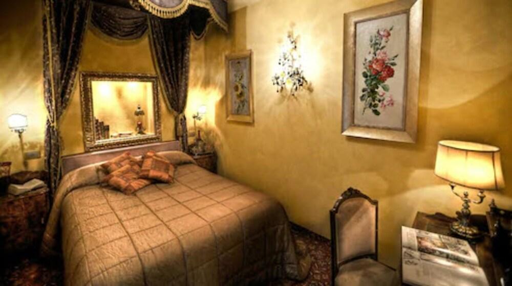 Boutique Hotel Campo dé Fiori Room Type - Classic Room