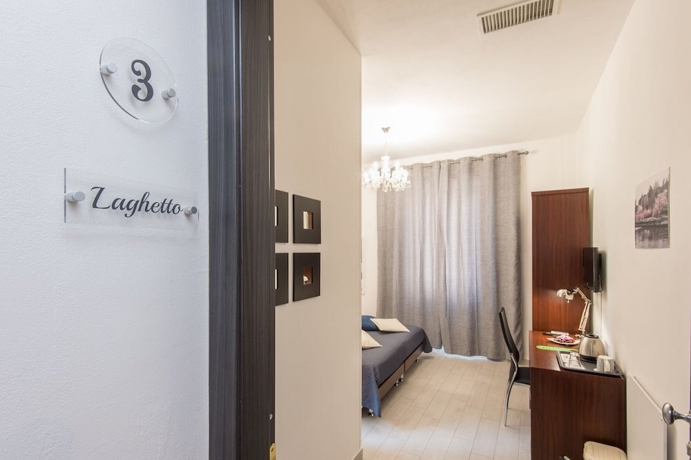 Eroom42 Guest House - Tap to explore photos