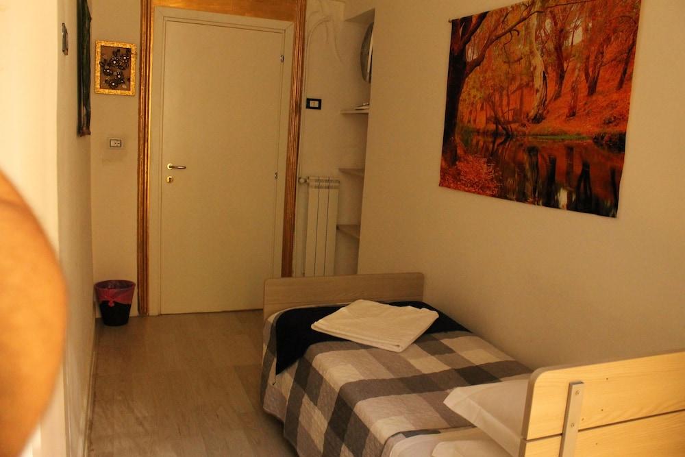 Guesthouse Mersede - Tap to explore photos
