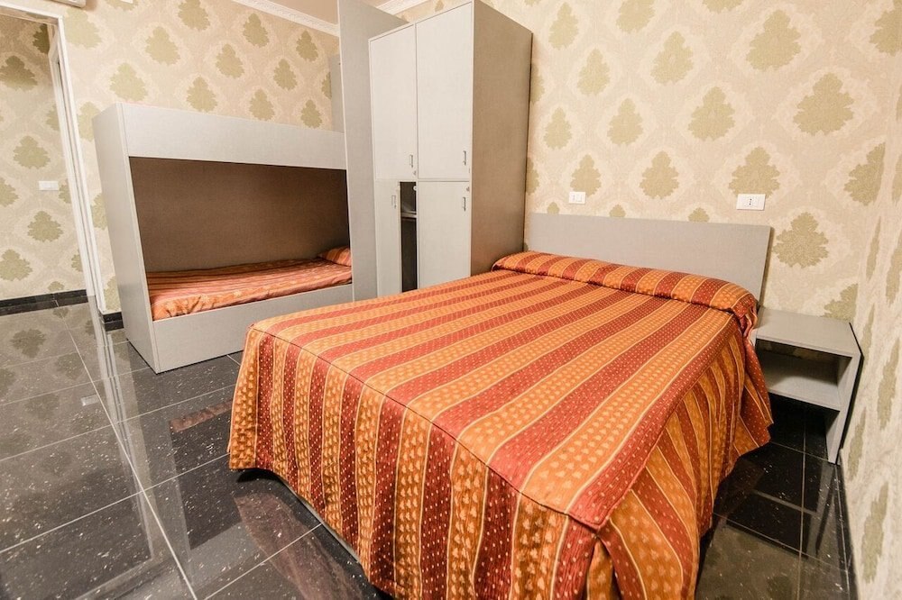 Hostel Beautiful Room Type - Quadruple Room, Ensuite