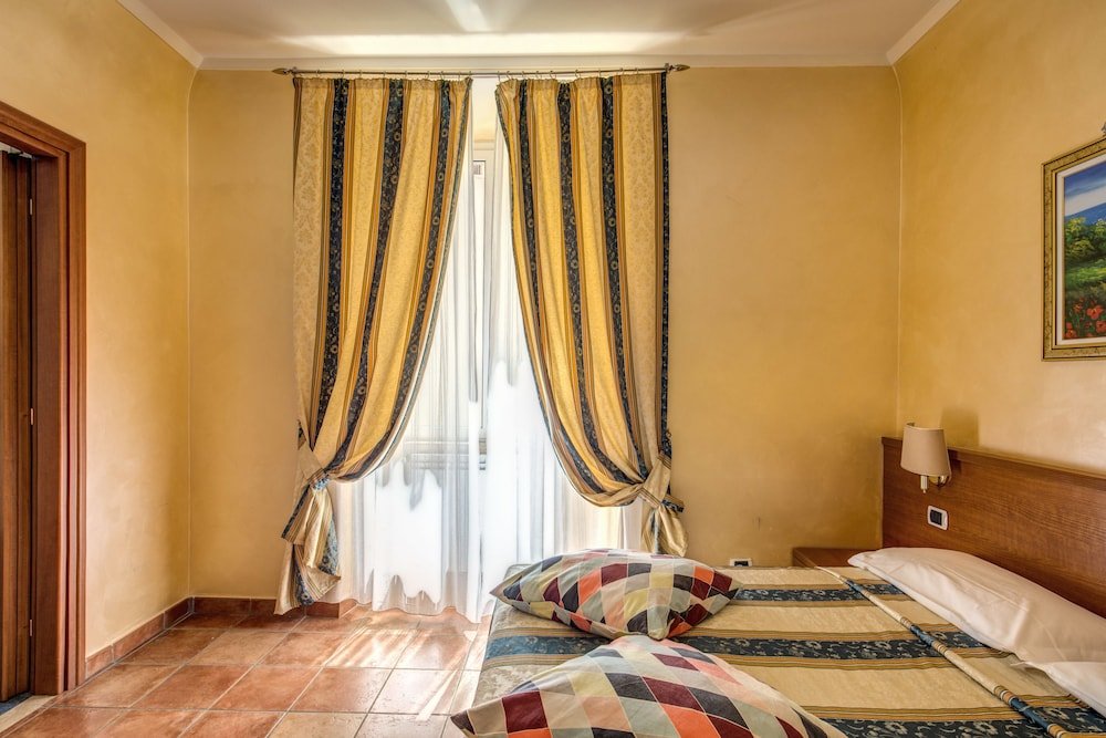 Hotel Maryelen Room Type - Double Room