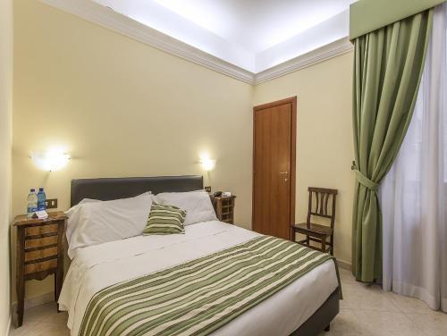 Hotel Regina Giovanna - Tap to explore photos