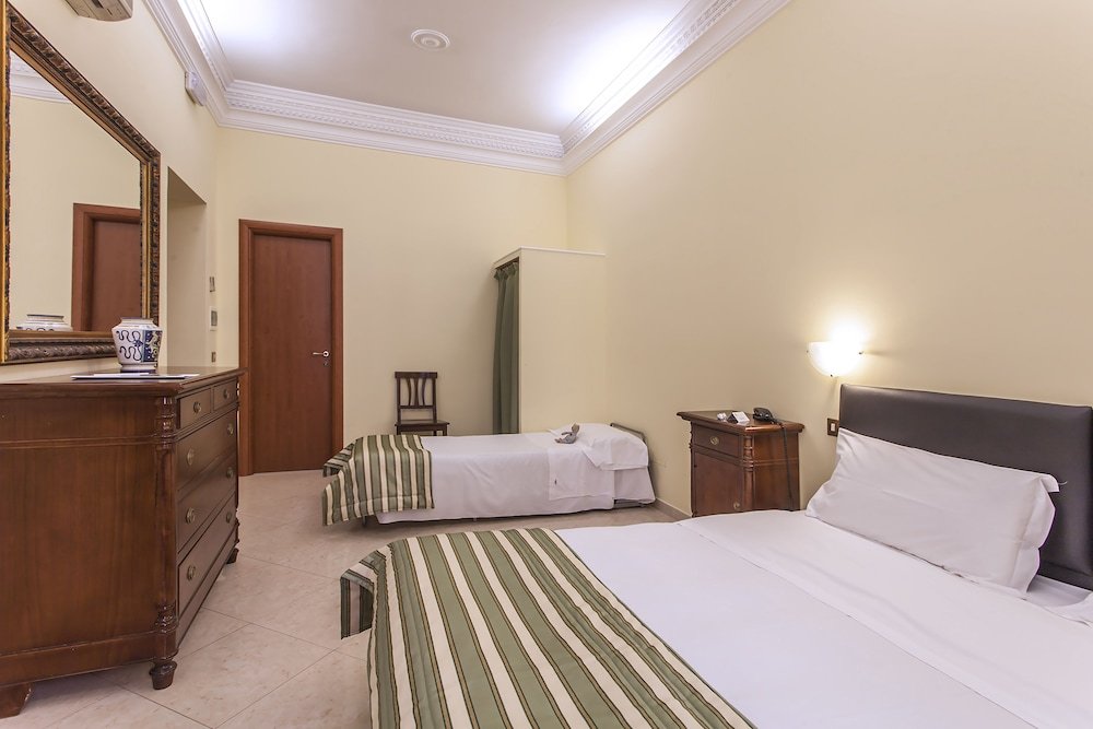 Hotel Regina Giovanna Room Type - Triple Room Hotel Regina Giovanna Room Type - Triple Room