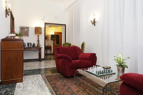 Houspitality Caesar B&B - Tap to explore photos