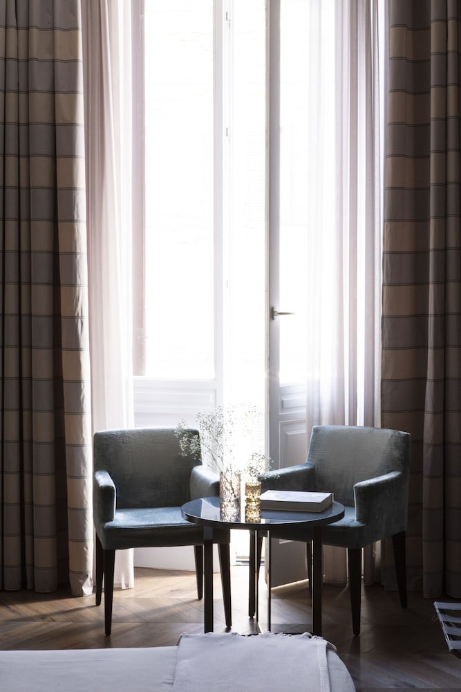Le Quattro Dame Luxury Suites - Tap to explore photos