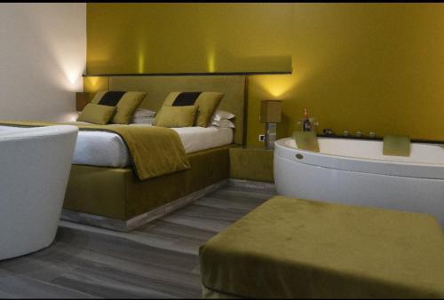 Le Stanze di Elisa Room Type - Suite with Spa Bath Le Stanze di Elisa Room Type - Suite with Spa Bath