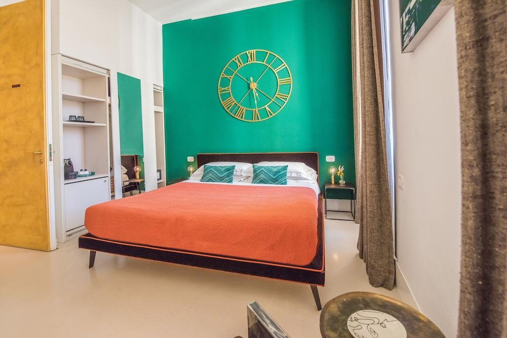 Piazza di Spagna 9 Room Type - Deluxe Double Room (Balcony on request)