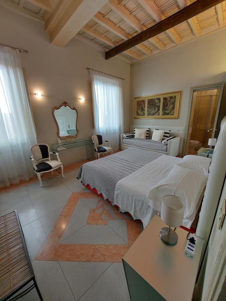 Residenza al Corso Room Type - Triple Room