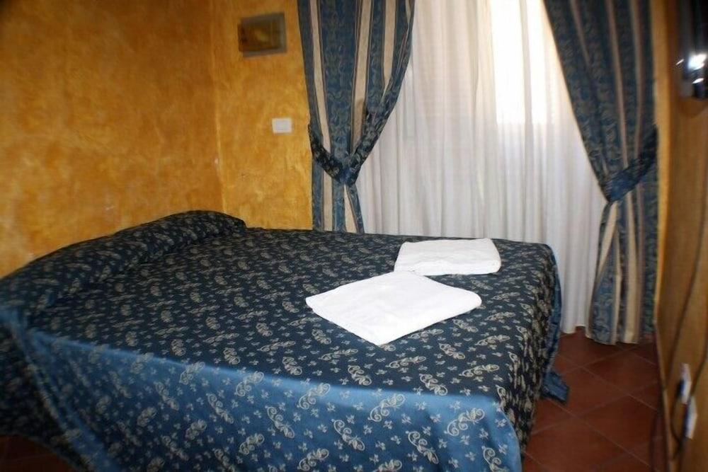 Roma Termini Inn - Tap to explore photos