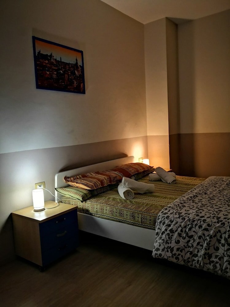 Romulea Guest House - Tap to explore photos