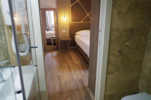 Suite Deal Room Type - Double or Twin Room