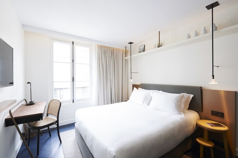 Perpetual Élysée Montaigne Room Type - Superior Double Room