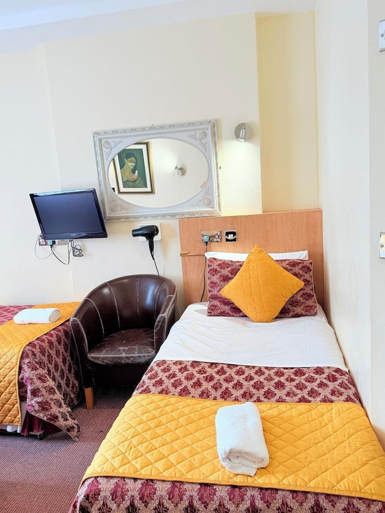 Albro House Hotel Room Type - Quadruple Room
