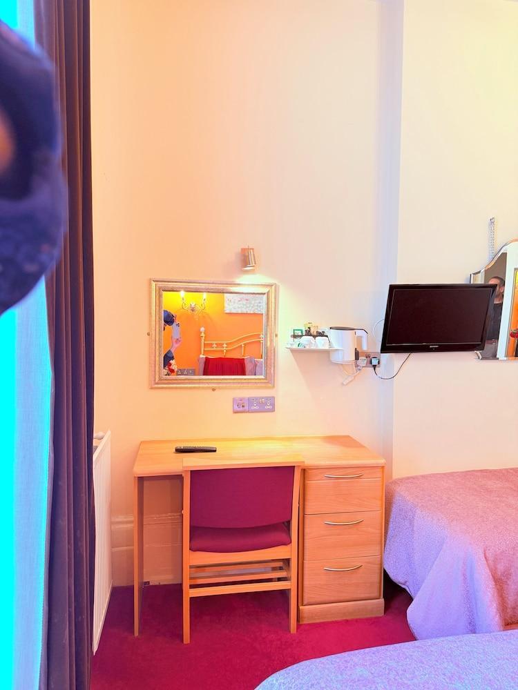 Albro House Hotel Room Type - Triple Room