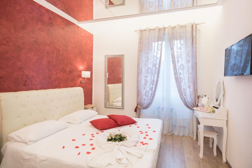 Your Vatican Suite Room Type - Romantic Room, 1 Bedroom (S9)