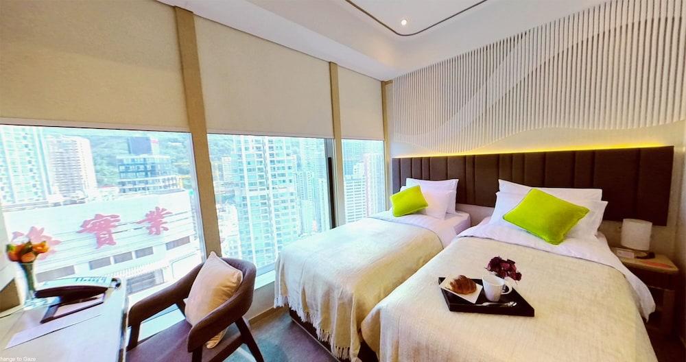 Burlington Hotel Room Type - Premier Twin Room