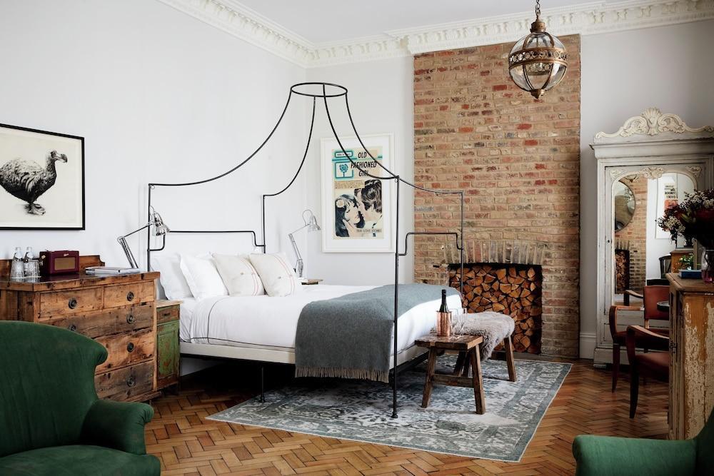 Artist Residence London - Tap to explore photos