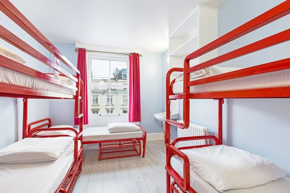 Astor Victoria Hostel 18 to 39 years Room Type - Bed in 5-Bed Mixed Dormitory Room
