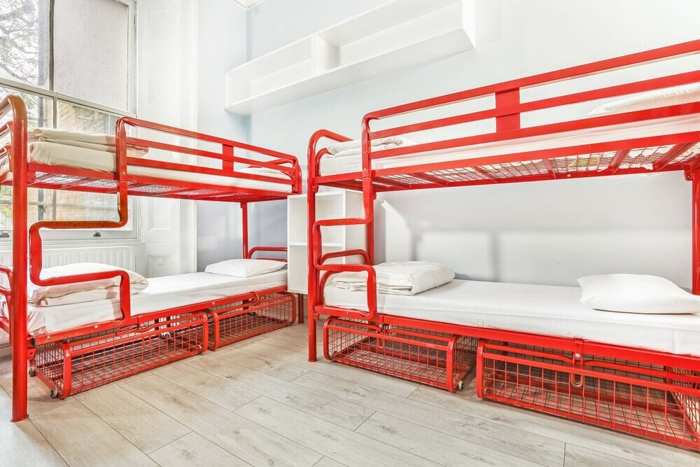 Astor Victoria Hostel 18 to 39 years Room Type - 6-Bed Female Dormitory Room