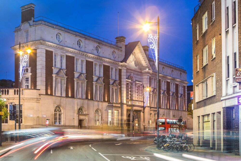 Courthouse Hotel Shoreditch - Tap to explore photos