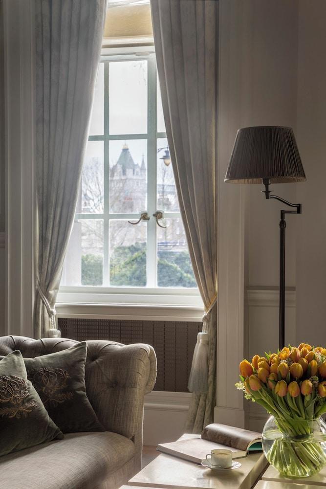 Four Seasons Hotel London at Tower Bridge Room Type - Room, 3 Bedrooms (Tower View, Hotel Residence)