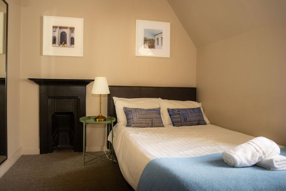 Monopoly Accommodations Room Type - Classic Double Room, Shared Bathroom (10)