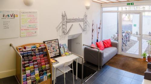 Park Villa Boutique Hostel - Tap to explore photos