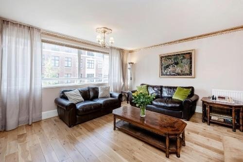 Prime London Apartment, Oxford Circus - Tap to explore photos