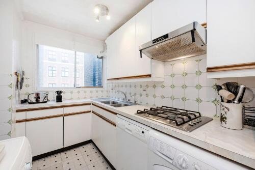 Prime London Apartment, Oxford Circus - Tap to explore photos
