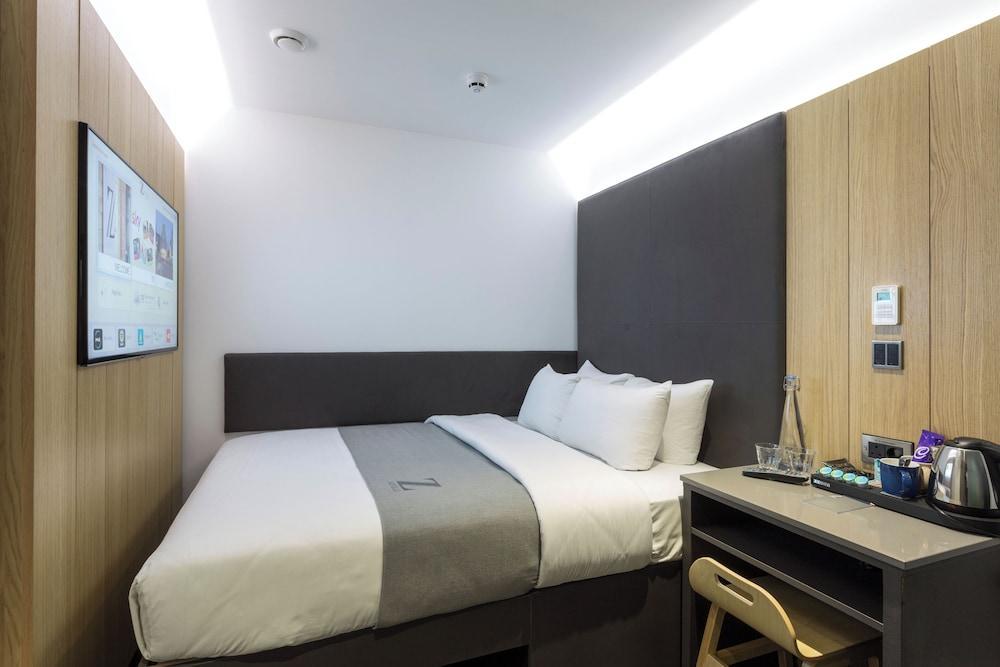 The Z Hotel City Room Type - Queen Room, No Windows