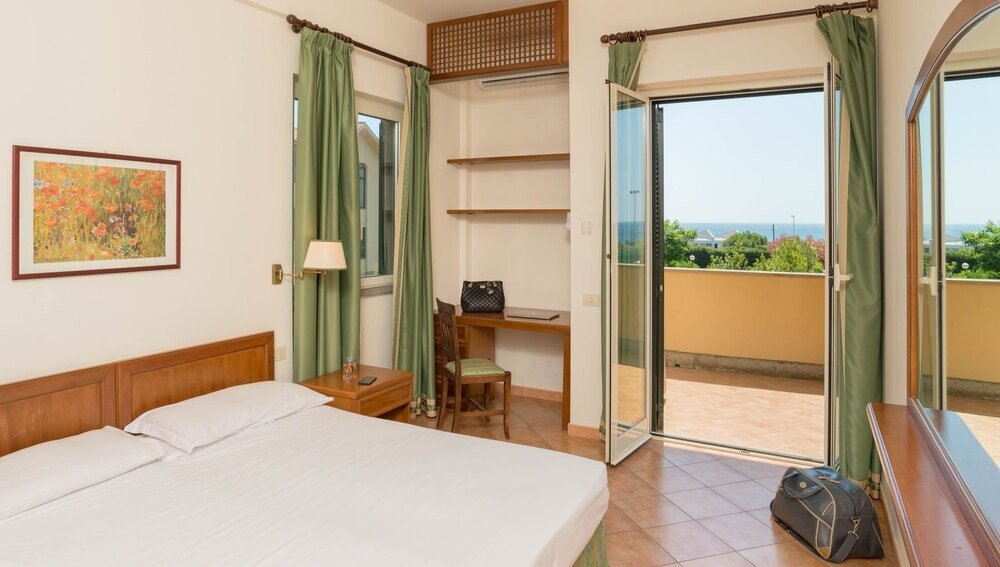 Hotel Baia Del Sole Room Type - Camera Superior Family Vista Mare Hotel Baia Del Sole Room Type - Camera Superior Family Vista Mare