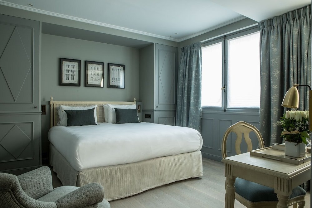 Charles V Room Type - Deluxe Room