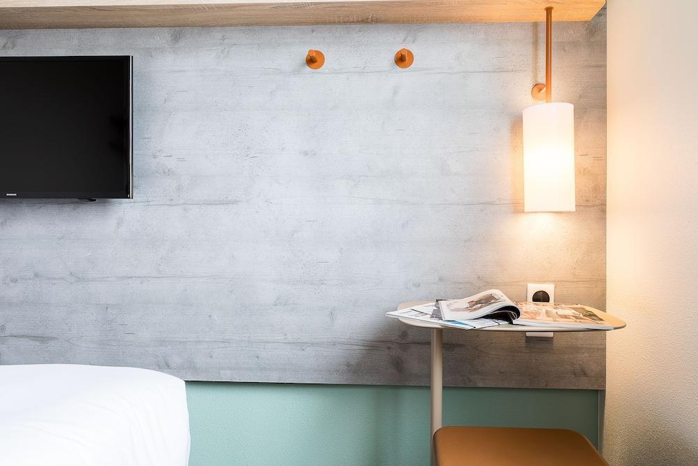 ibis budget Paris Gennevilliers - Tap to explore photos
