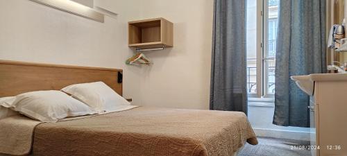 Hôtel Résidence Saint Ouen Room Type - Standard Double Room with Shared Bathroom and Toilet Hôtel Résidence Saint Ouen Room Type - Standard Double Room with Shared Bathroom and Toilet