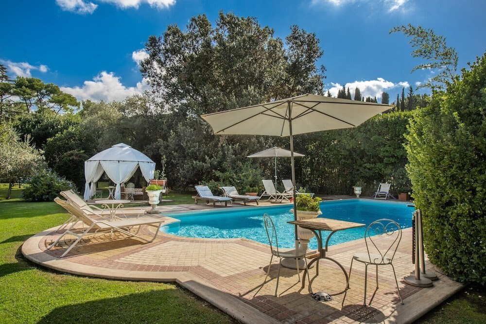 La Gaura Guest House - Tap to explore photos