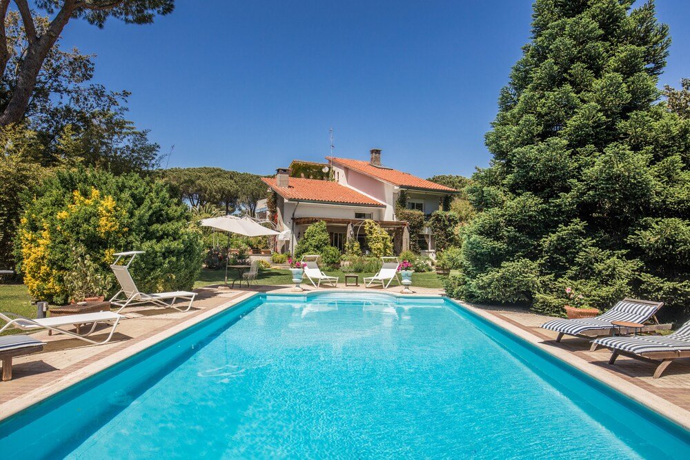 La Gaura Guest House - Tap to explore photos