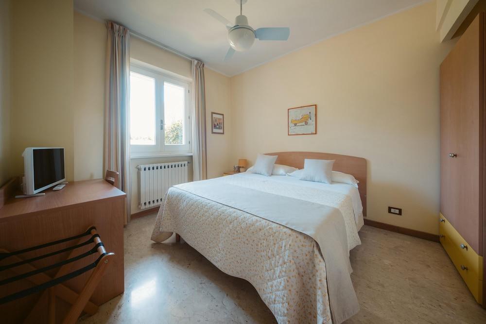 Inn Rome B&B Room Type - Standard Double Room, Garden View