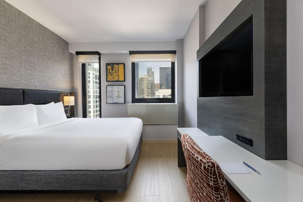Four Points By Sheraton Manhattan Midtown West - Tap to explore photos