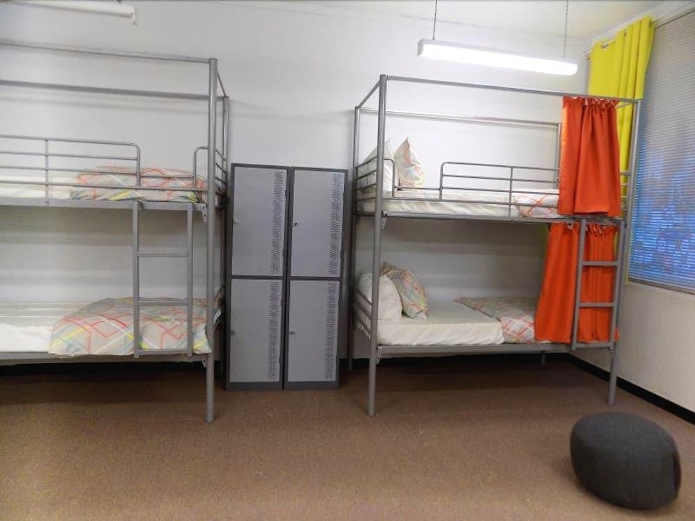 Europa Melbourne - Hostel Room Type - 4 Bed Mixed Dorm