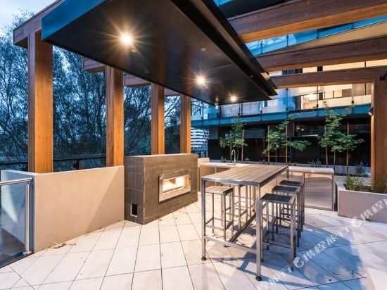 Playhouse Apartments Melbourne Price Address Reviews