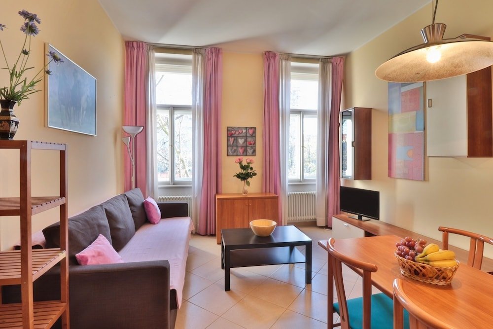 Wonderful apartment in Vinohrady - Tap to explore photos