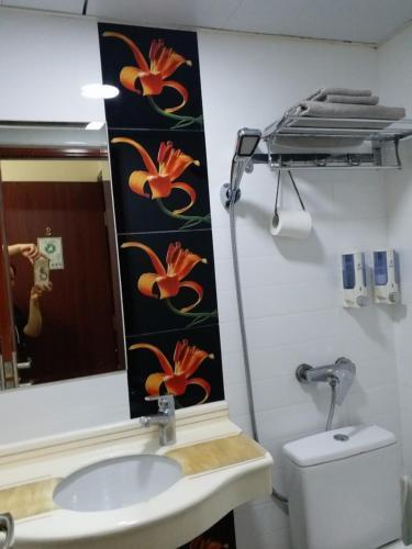 Hang Fung Hostel Room Type - Standard Twin Room